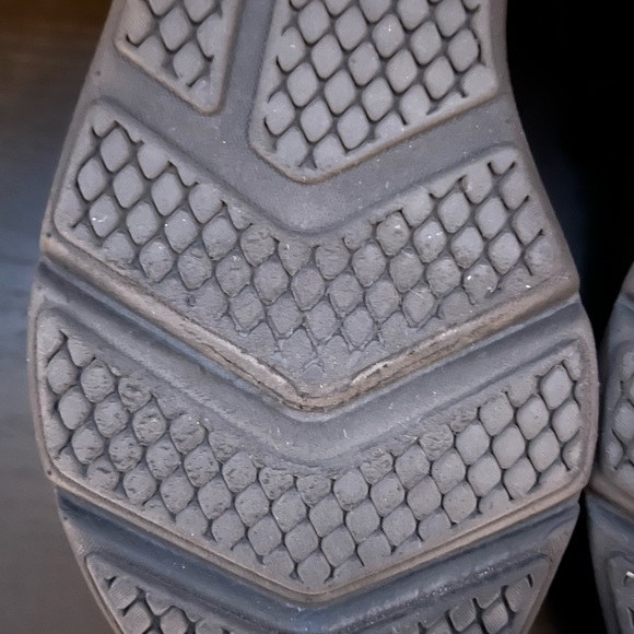 Skechers Go Run Black Tennis Shoes Size 9 Platform Goga Mat Insole - Picture 5 of 8